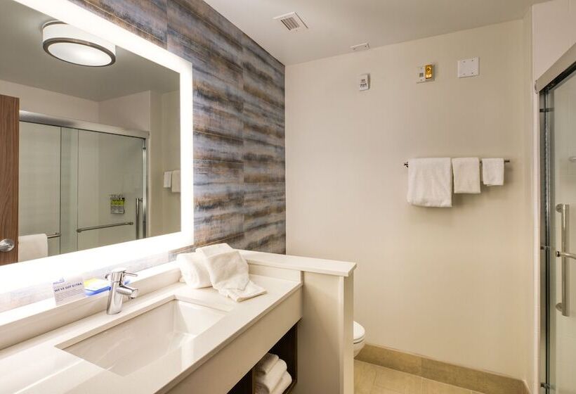 套房, Holiday Inn Express & Suites   Charlotte   South End, An Ihg