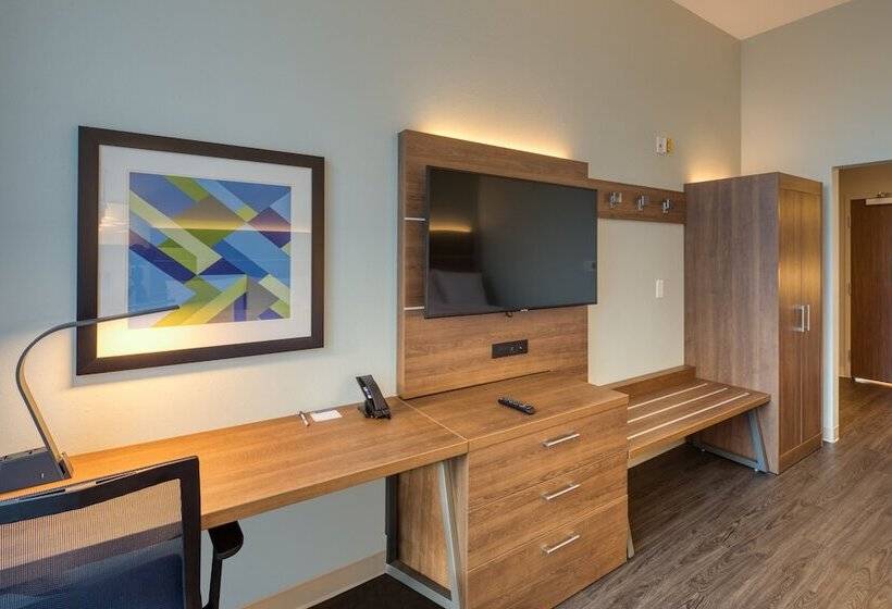标准间带双人床, Holiday Inn Express & Suites   Charlotte   South End, An Ihg