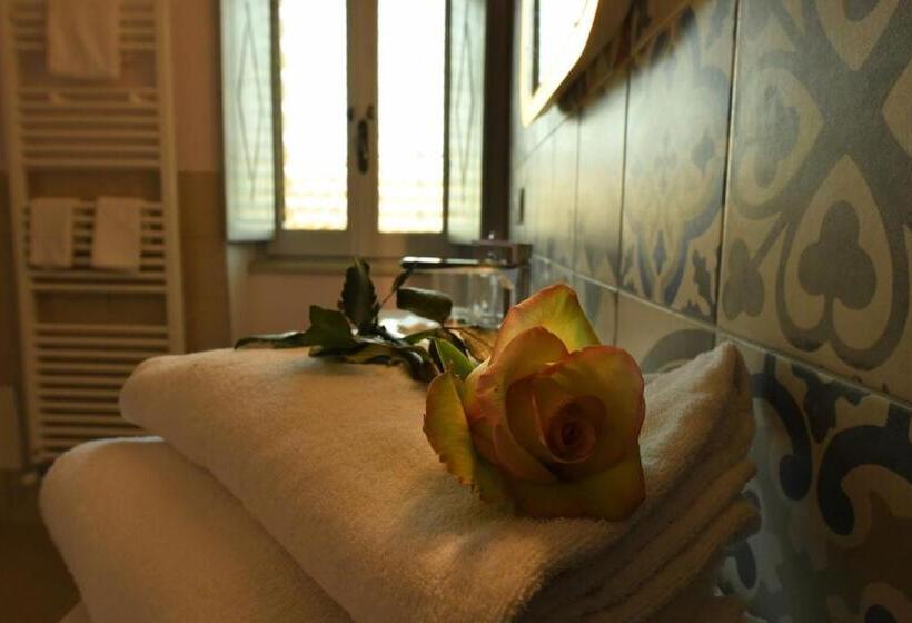Стандартный Номер Кровать Кинг, Antica Villa Cuneo  Guest House   B&b E Non Un Hotel A Cuneo