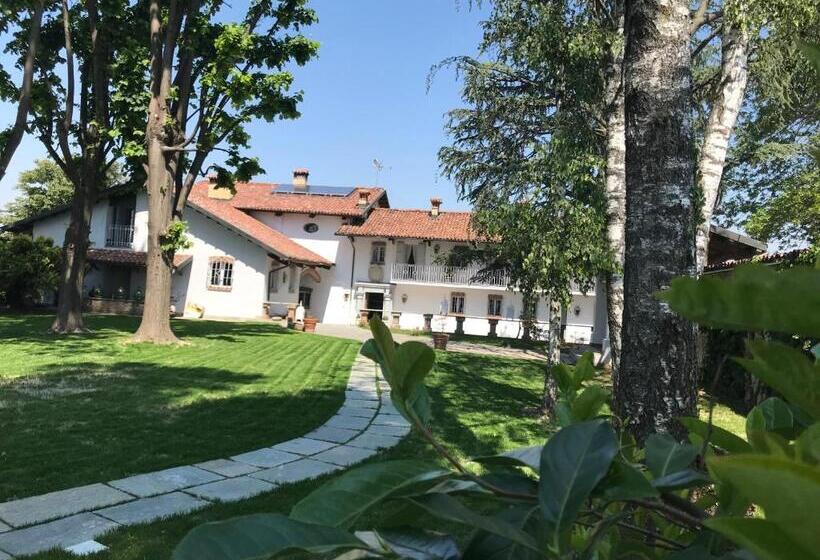Семейный Номер Вид на Сад, Antica Villa Cuneo  Guest House   B&b E Non Un Hotel A Cuneo
