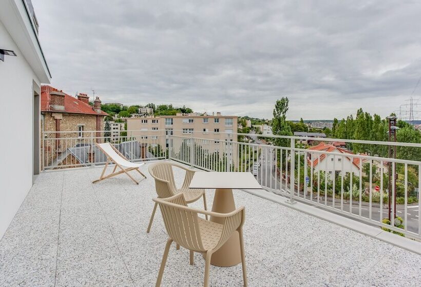 Comfort studio with terrace, All Suites Appart Hôtel Massy Palaiseau