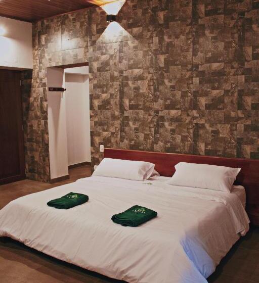 מיטת קינג בסוויטה, Nature Lodge Apu Samay