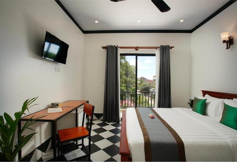 Deluxe Room with Balcony, Noni Tree Hostel