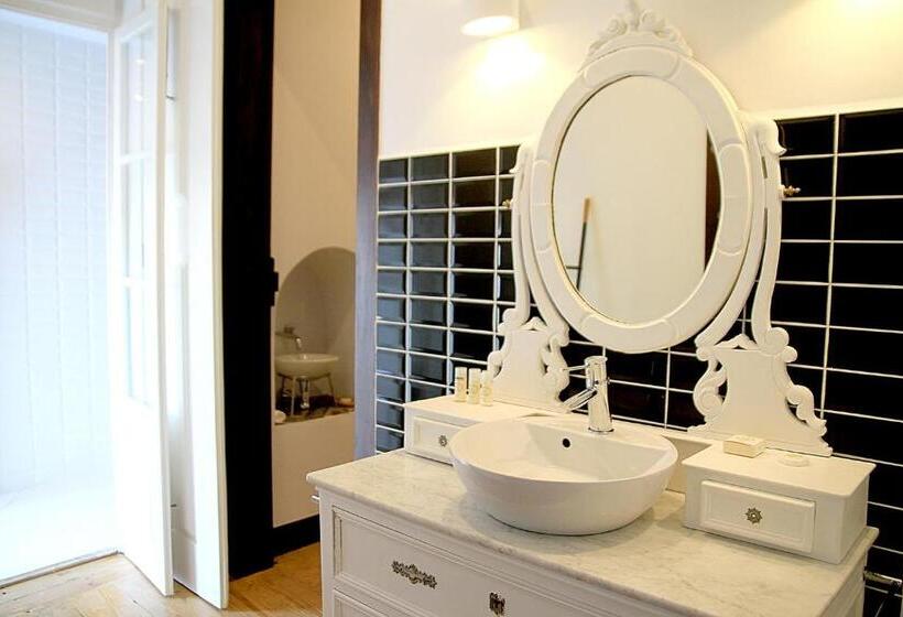سوییت با چشم‌انداز باغ, Oryza Guest House& Suites
