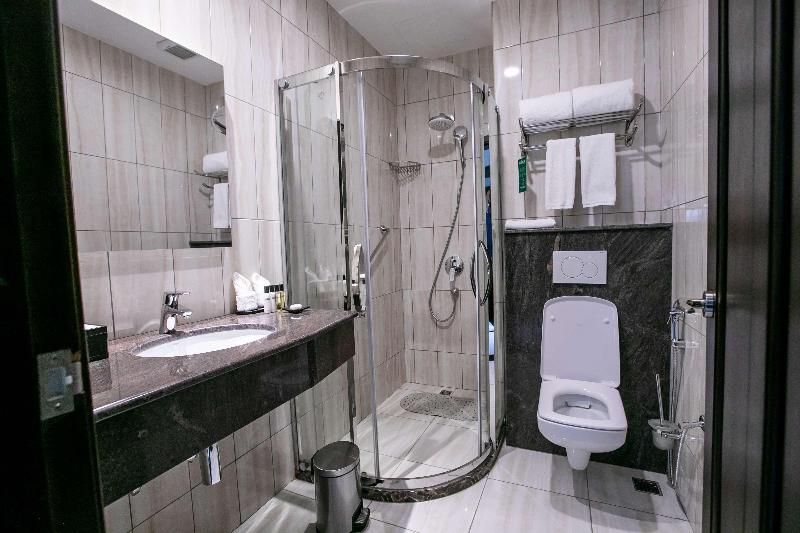 سوییت اجرایی, Best Western Plus The Athena Hotel Kampala
