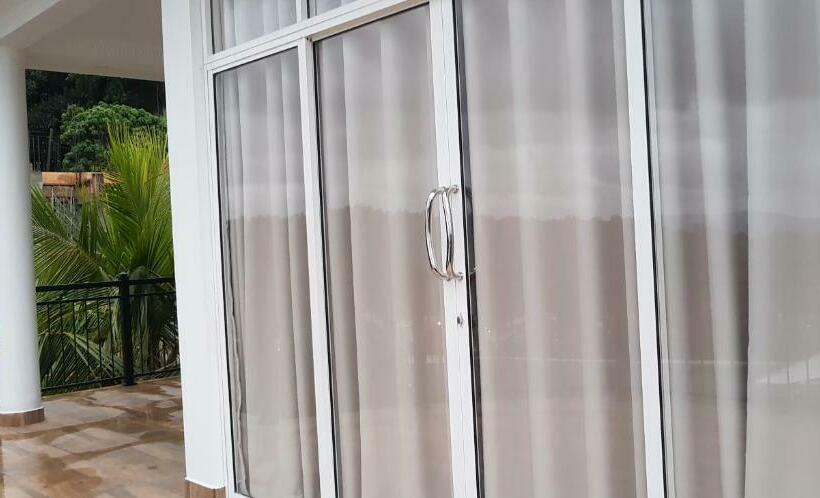 Göl Manzaralı Standart Oda, Fairview Residence