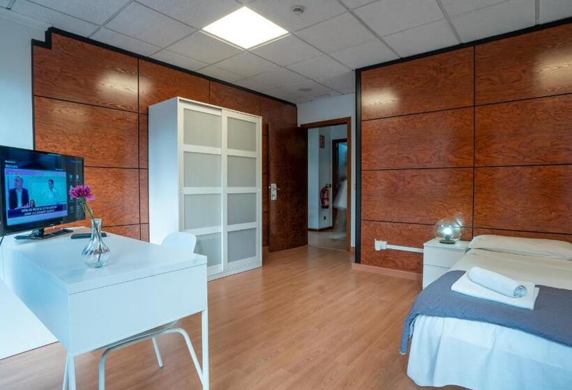 اتاق استاندارد با سرویس بهداشتی مشترک, Suites Rooms Valencia