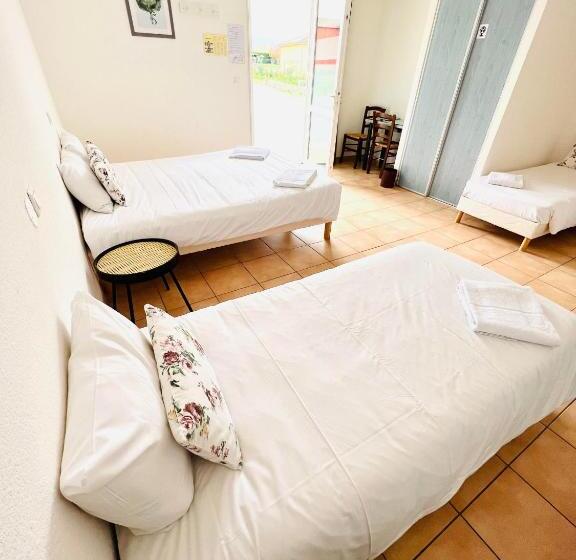 غرفة عائلية, Rose Des Vents