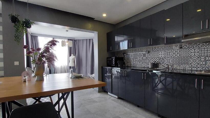 带1个卧室的顶楼公寓, Suite Loc Luxury Apart