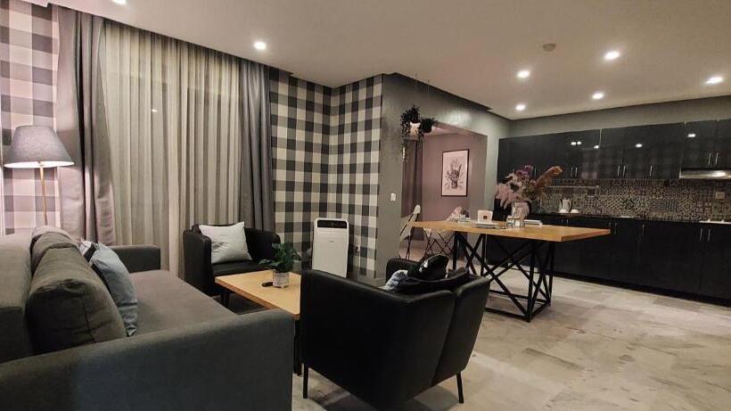 带1个卧室的顶楼公寓, Suite Loc Luxury Apart