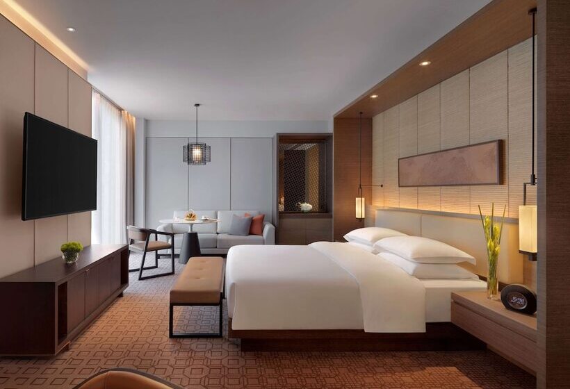 Номер Клуб, Hyatt Regency Zhenjiang