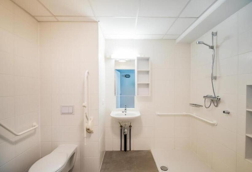 Кровать в Общей Комнате, Auberge De Jeunesse Charleroi Youth Hostel