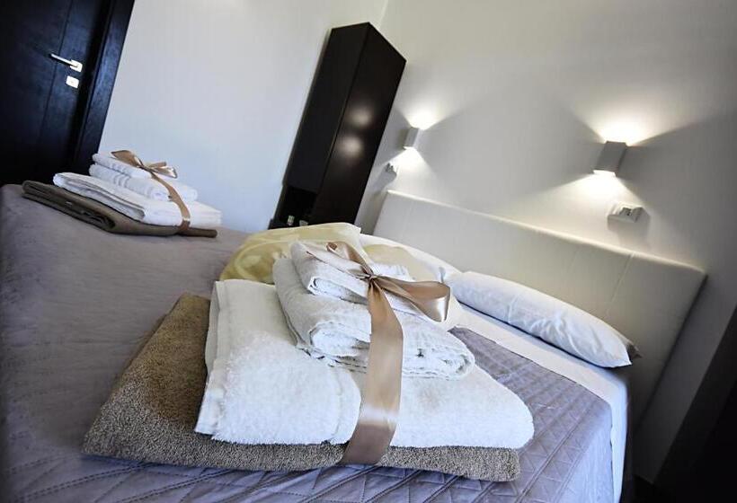 스탠다드 룸 킹사이즈 침대, Borgo Fiorito Relais