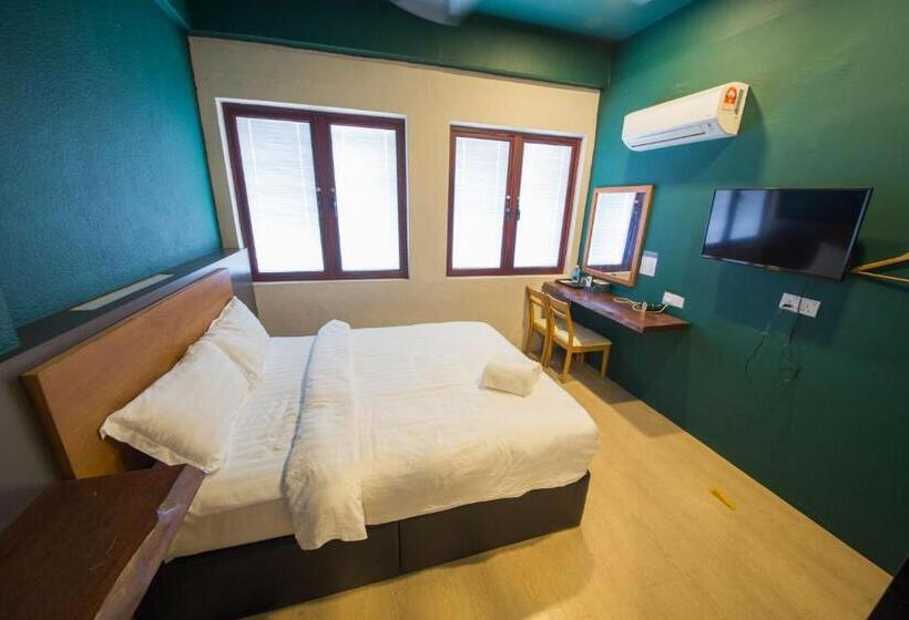 Номер Deluxe, Room V @ Jalan Sultanah Near Bus Stop Batu Pahat