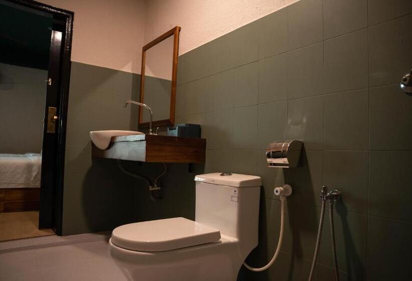 Стандартный Номер Кровать Кинг, Room V @ Jalan Sultanah Near Bus Stop Batu Pahat