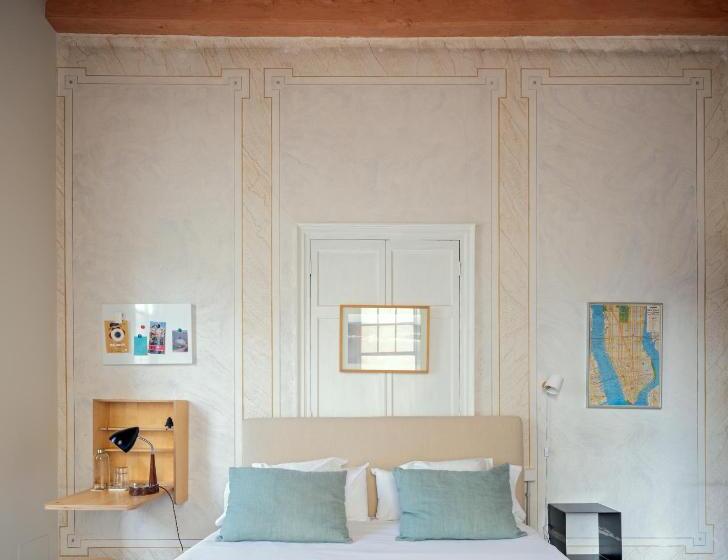 اتاق استاندارد, Hevresac Singular & Small