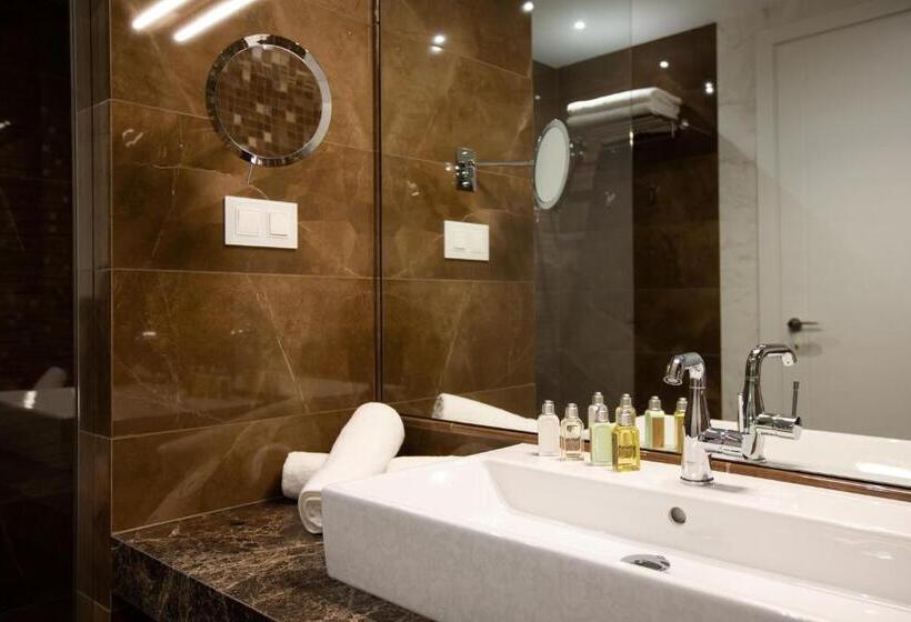 Полулюкс, Elke Spa Hotel Superior