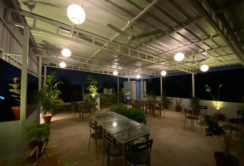 اتاق لوکس سه تخته, La Paradise Residency