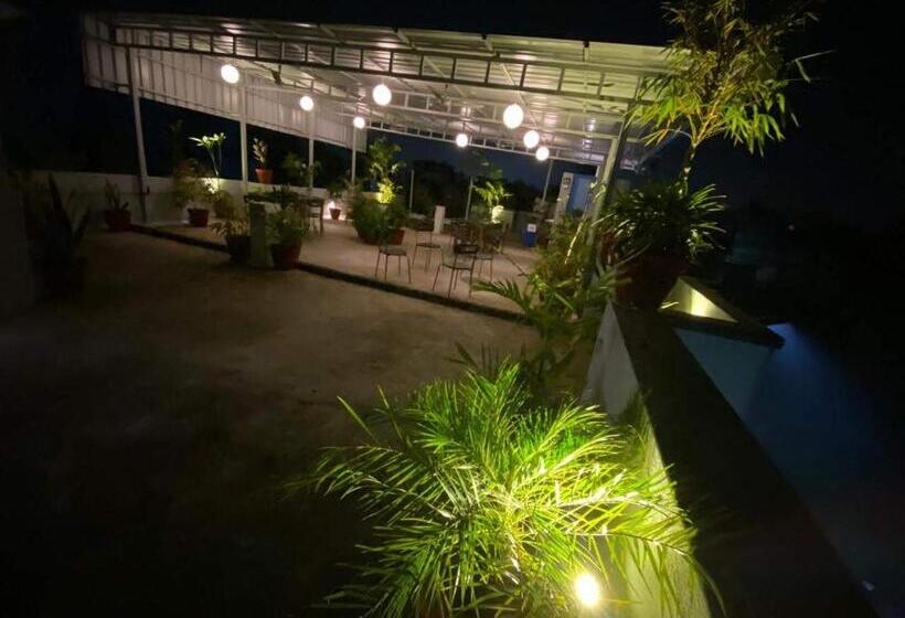 Economy Triple Room, La Paradise Residency