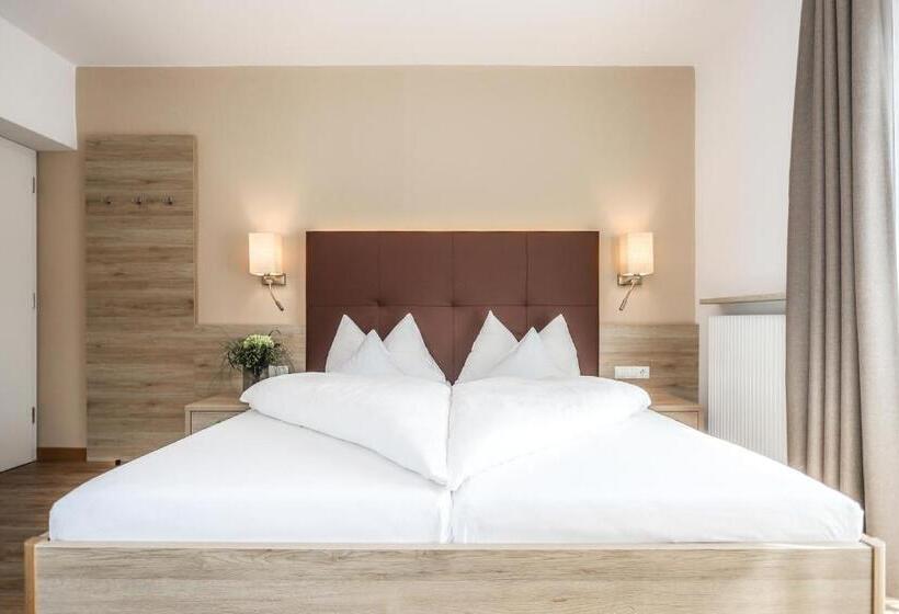 Номер Стандарт, Lingers Suites & Residence