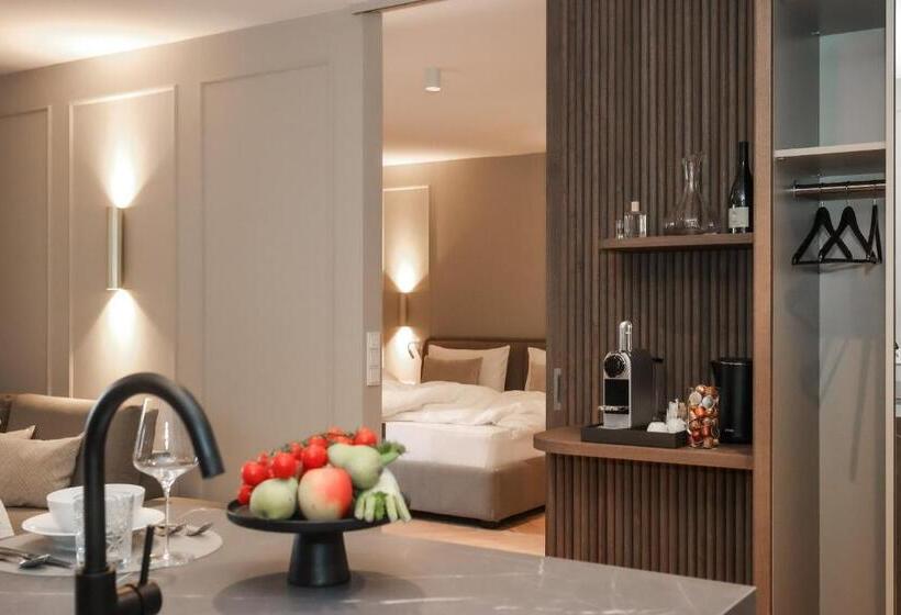 Апартаменты Deluxe 1 Спальня, Lingers Suites & Residence