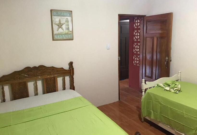 Семейный Номер, Hostal Augustos