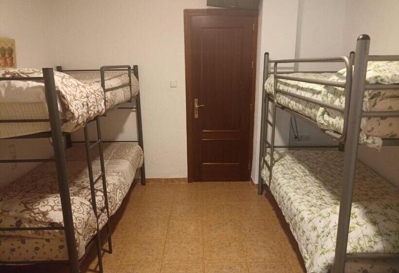 Четырехместный Номер Стандарт, Hostal El Desvío