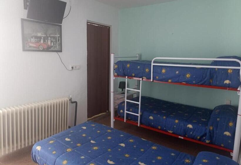Трехместный Номер Базовый, Hostal El Desvío