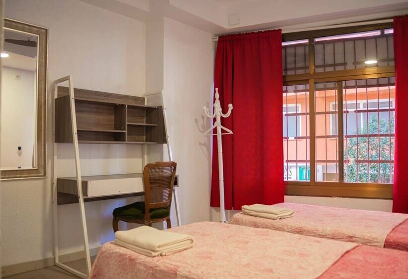 Номер Стандарт, Go Bcn Hostal Ideal Badal   Hostel