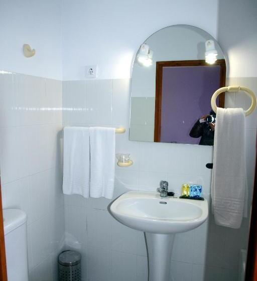 标准单人间, Hostal Asturias