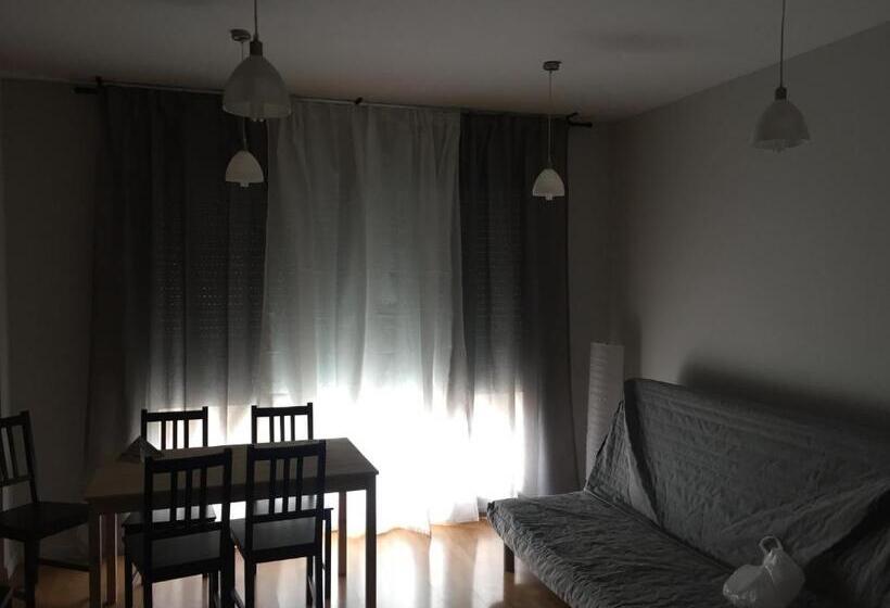 Апартаменты 2 Спальни, Hostal Restaurante Avenida De Madrid