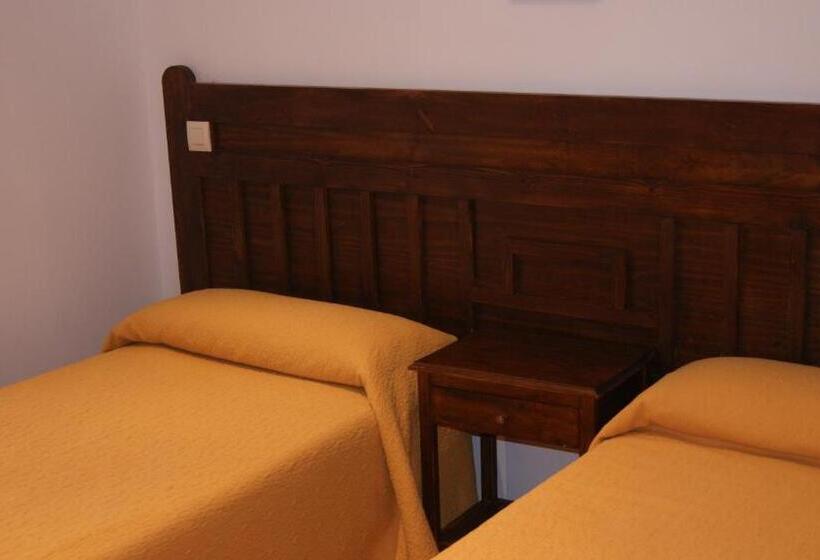 Номер Стандарт, Hostal Restaurante Bustos