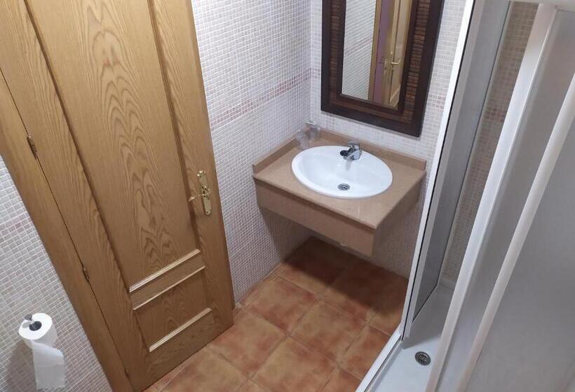 Номер Deluxe, Hostal Restaurante Bustos