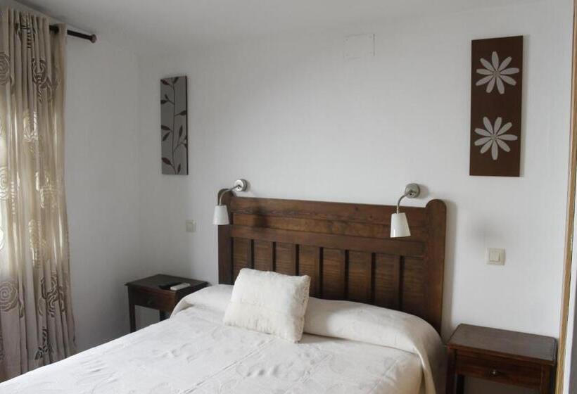 Номер Deluxe, Hostal Restaurante Bustos