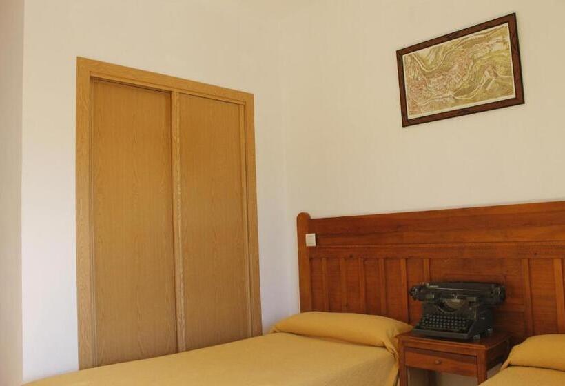 Номер Стандарт, Hostal Restaurante Bustos