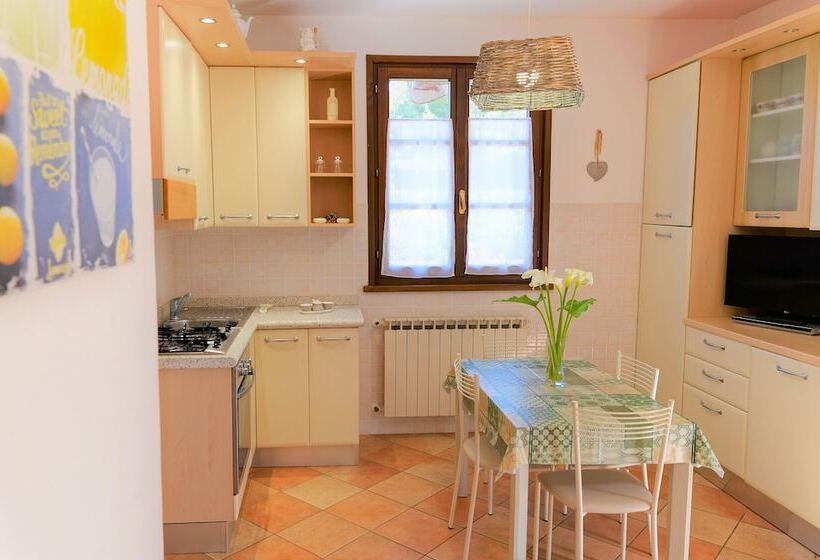 Апартаменты 2 Спальни, Villa Mandrioli