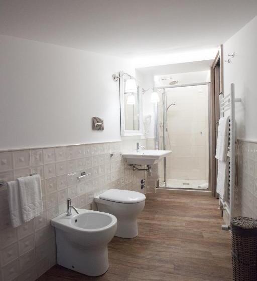 Полулюкс, Magnifica Luxury Suites