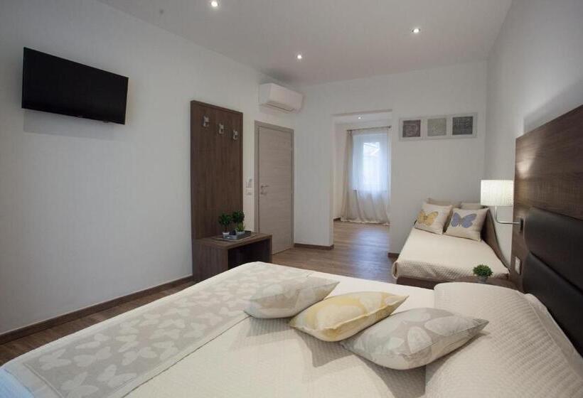 Полулюкс с Балконом, Magnifica Luxury Suites