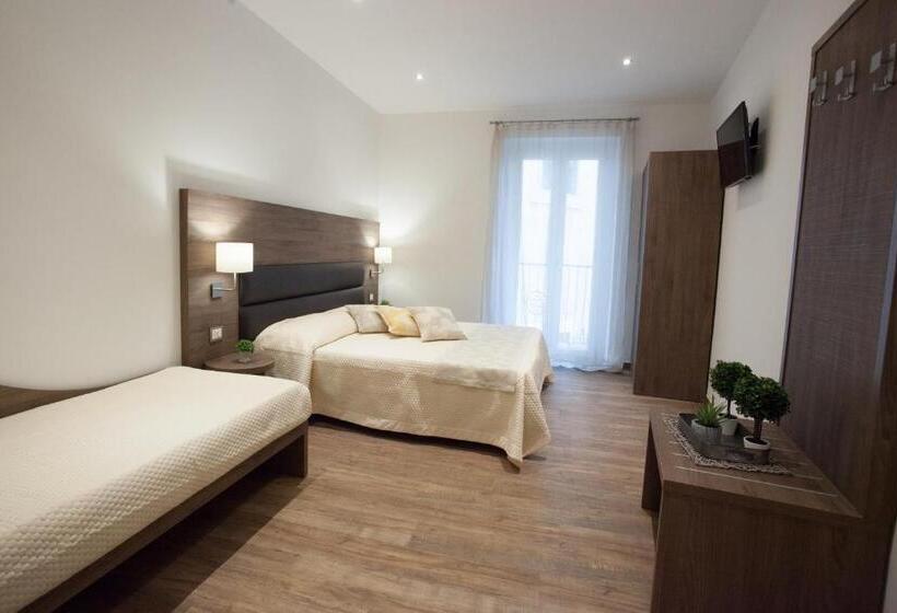 Полулюкс с Балконом, Magnifica Luxury Suites