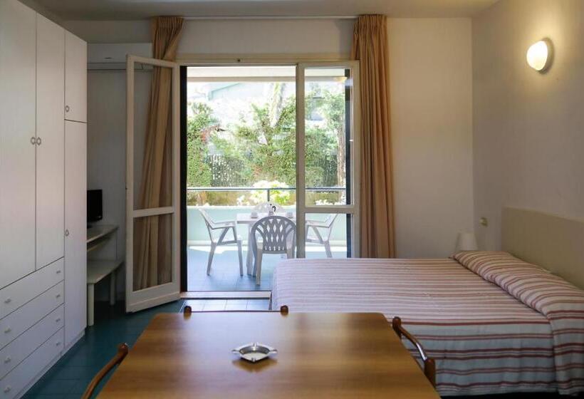 Студио Стандарт с Террасой, Appartamenti Maricampo   Helloelba