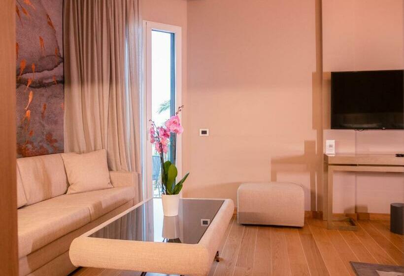 Полулюкс с Балконом, Miramare Suites