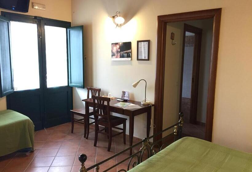Номер Стандарт Трехместный, Agriturismo Arangea