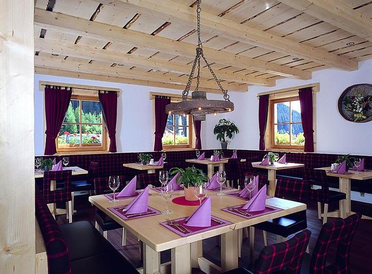 شقة غرفتين, Apartments Restaurant Rusctlea
