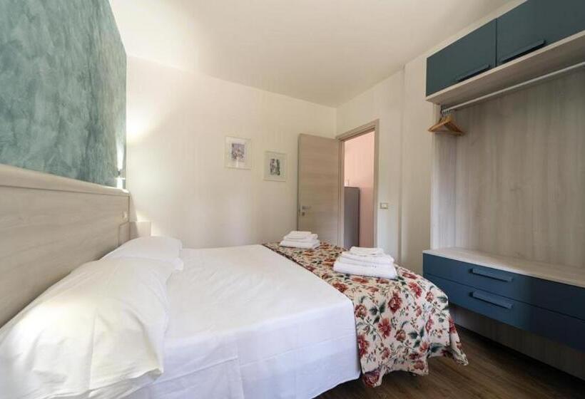 Апартаменты 1 Спальня с Террасой, Residence Le Grazie Est