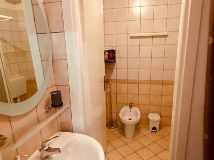 غرفة قياسية, Hh Hermoso Housing Valenza