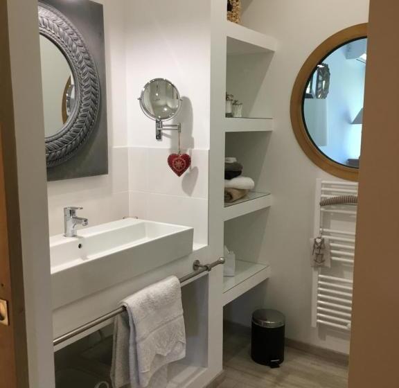 Люкс Вид на Сад, La Maison D Inès And Ugolin & Spa