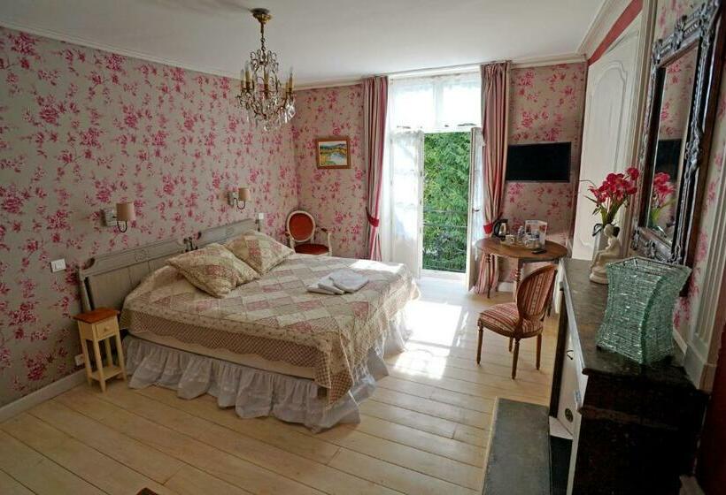 Номер Стандарт, Auberge Des Capucins