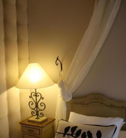 프레스티지 룸, Le Prieuré Chambres D Hôtes