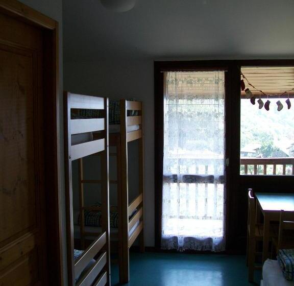 اتاق پنج‌تخته استاندارد, Gîte Le Shantoné