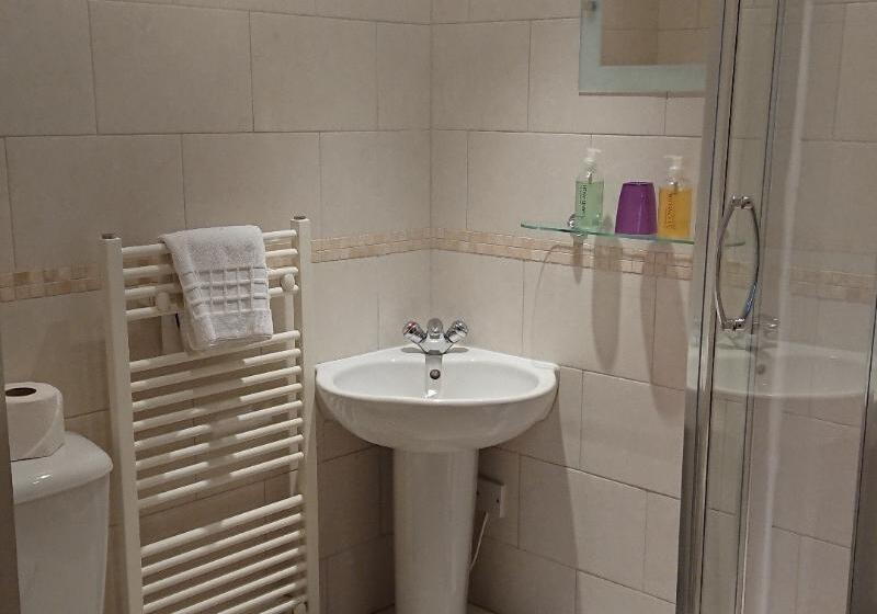 Апартаменты 2 Спальни, Victoria Cloisters Apartments